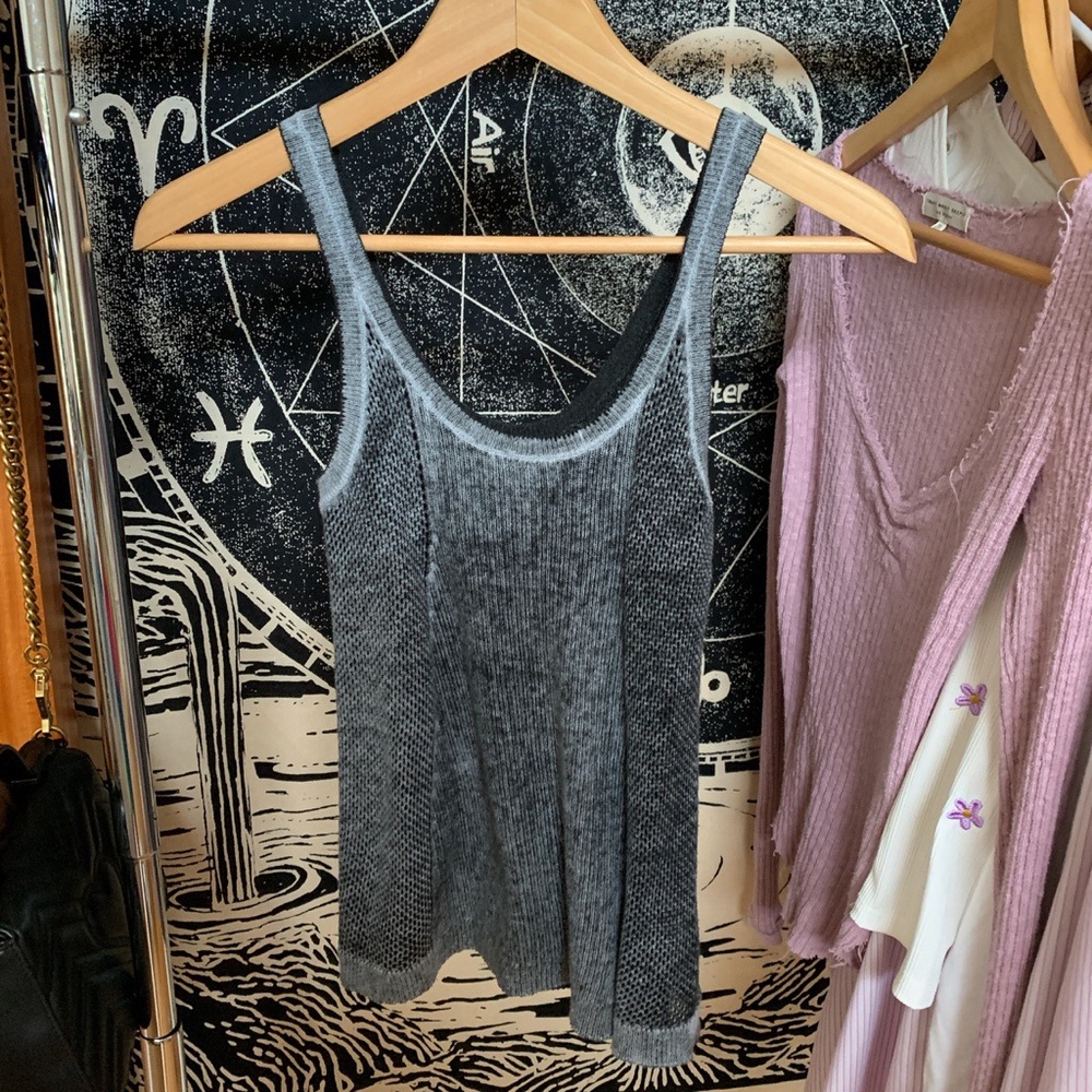 American Eagle Outfitters gray tank top